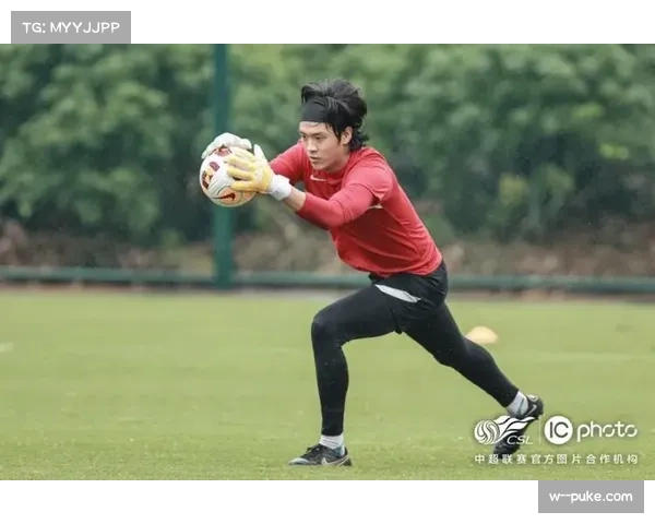 枪手替补阵容展现深度 年轻球员成长助力多线争冠